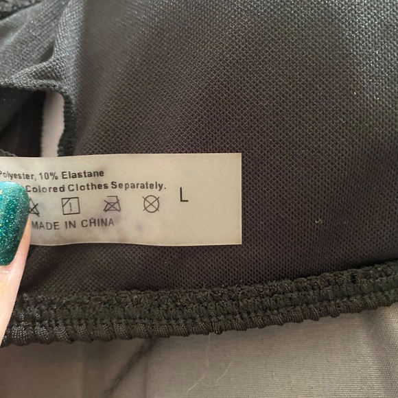 Bikini - Picture 3 of 3